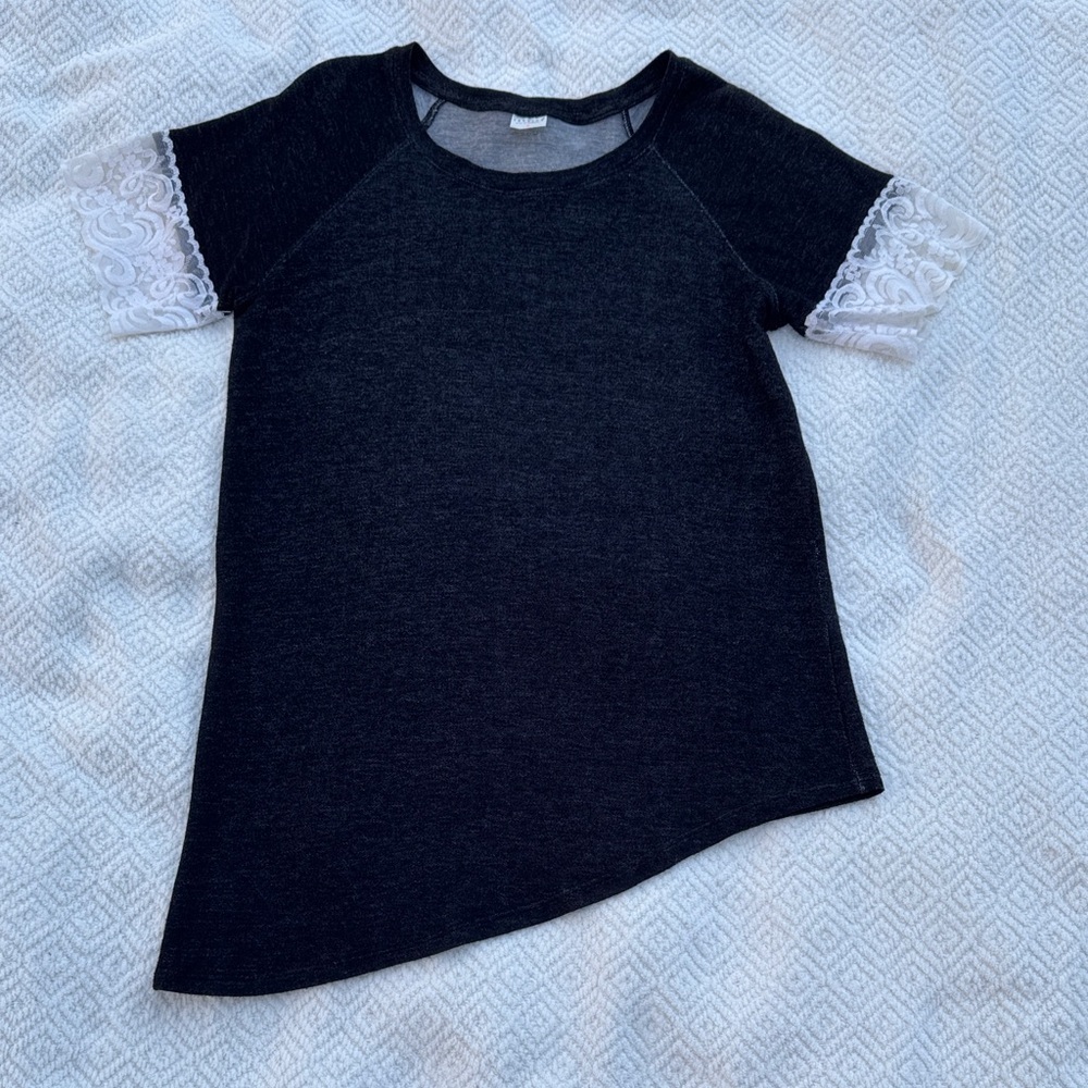 Tresics Black Top with White Lace Sleeves Sz M